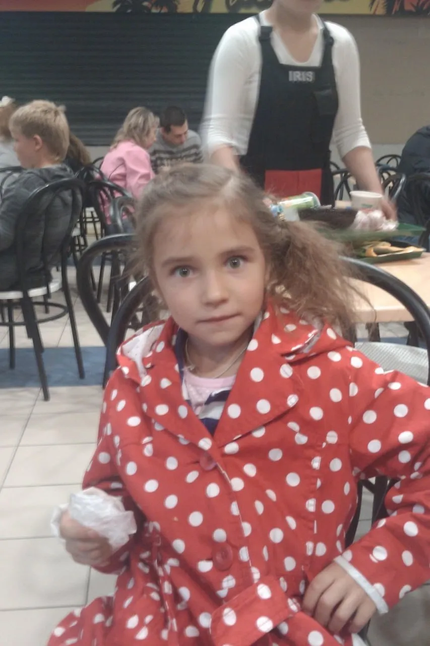 В красном пальто